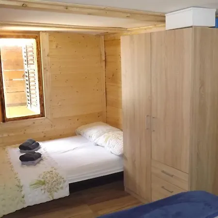 山林小屋 Barbara Mala Milesina